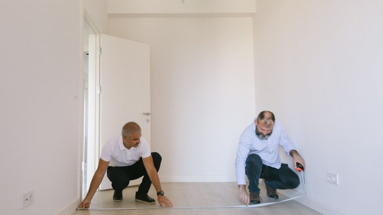 Calculatrice m² : la méthode simple pour mesurer un appartement avant achat