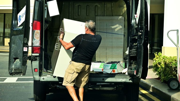 Déménager dans un appartement bruxellois : les erreurs logistiques qui coûtent cher