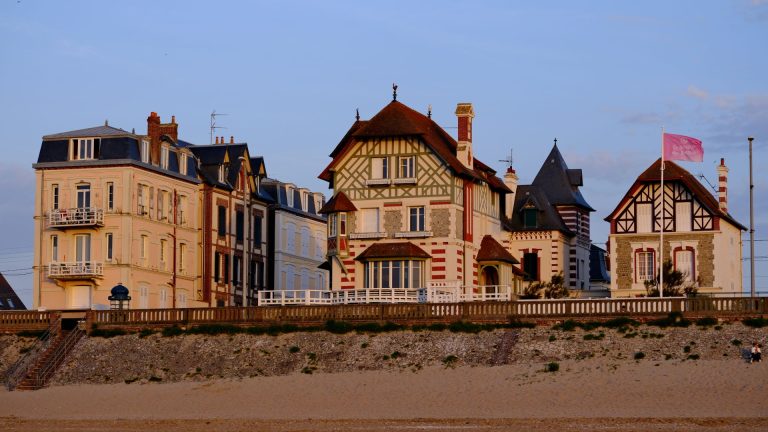 Normandie : villes du bord de mer, opportunités immobilières en 2026 ?